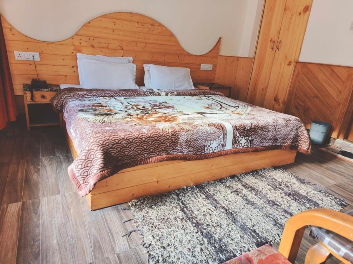 Hotel Hadimba Regency ! Free 4 Wheeler Parking ! Mountain View Rooms ! Near Mall Road Manali Esterno foto