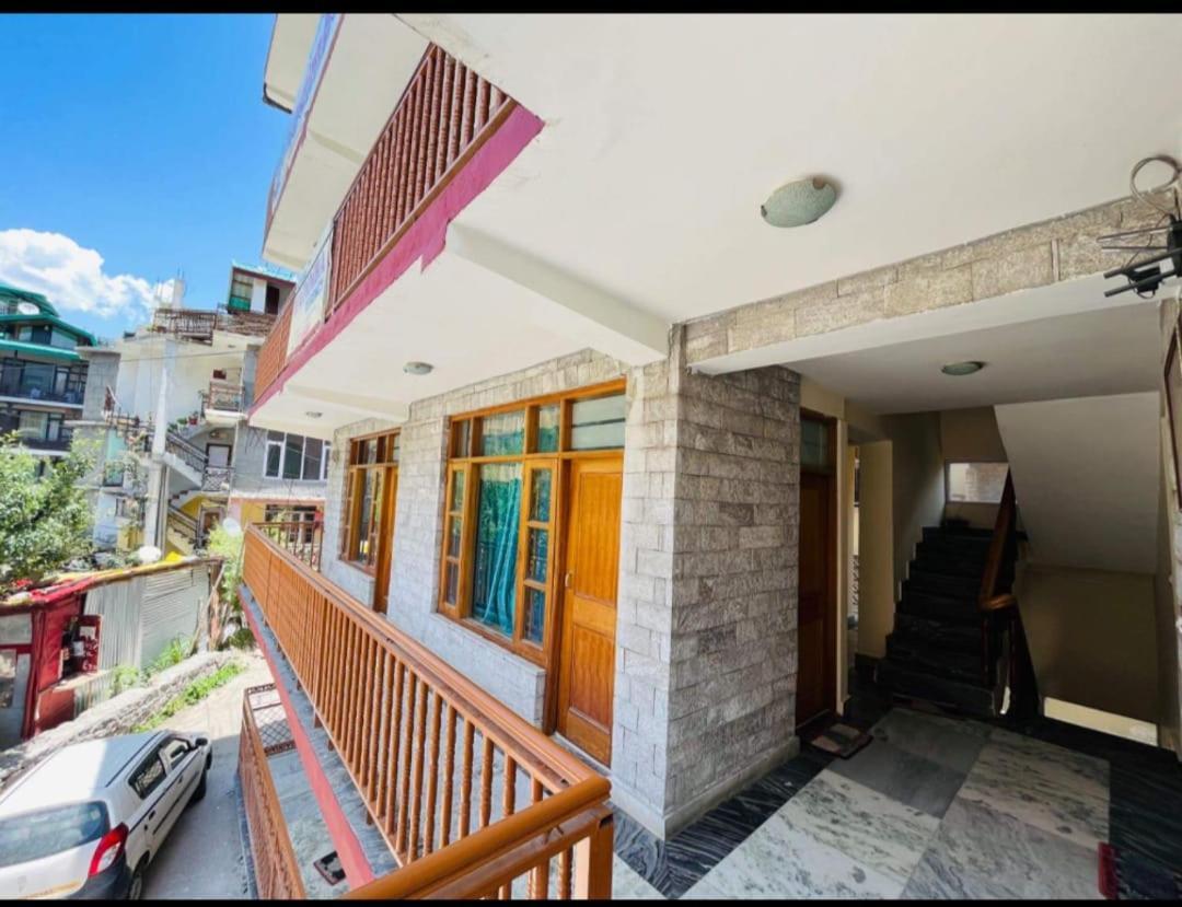 Hotel Hadimba Regency ! Free 4 Wheeler Parking ! Mountain View Rooms ! Near Mall Road Manali Esterno foto