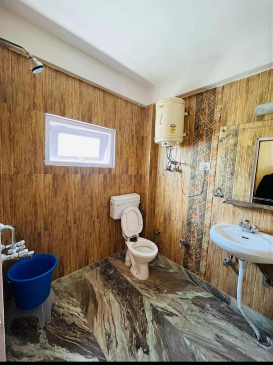 Hotel Hadimba Regency ! Free 4 Wheeler Parking ! Mountain View Rooms ! Near Mall Road Manali Esterno foto