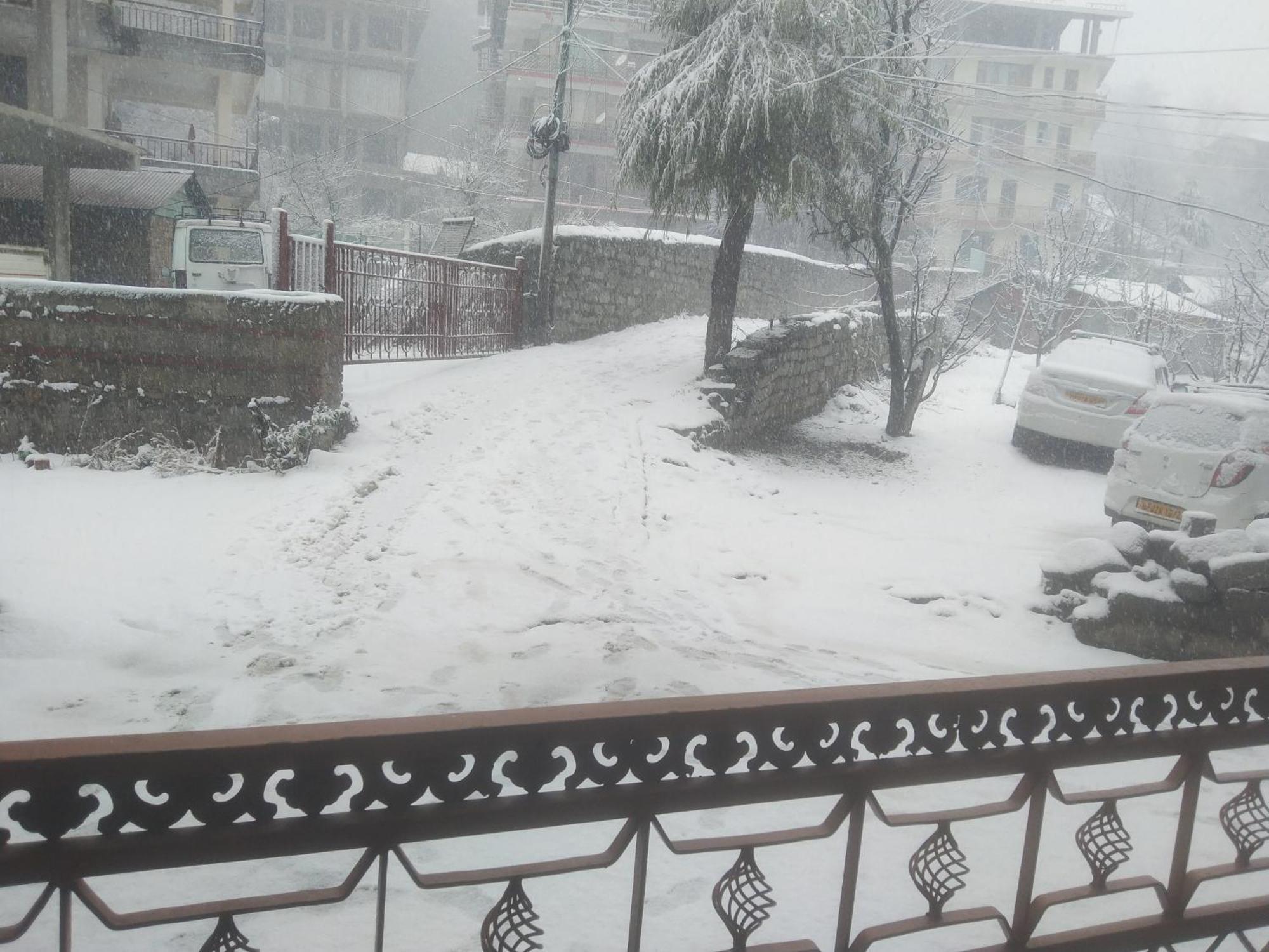 Hotel Hadimba Regency ! Free 4 Wheeler Parking ! Mountain View Rooms ! Near Mall Road Manali Esterno foto